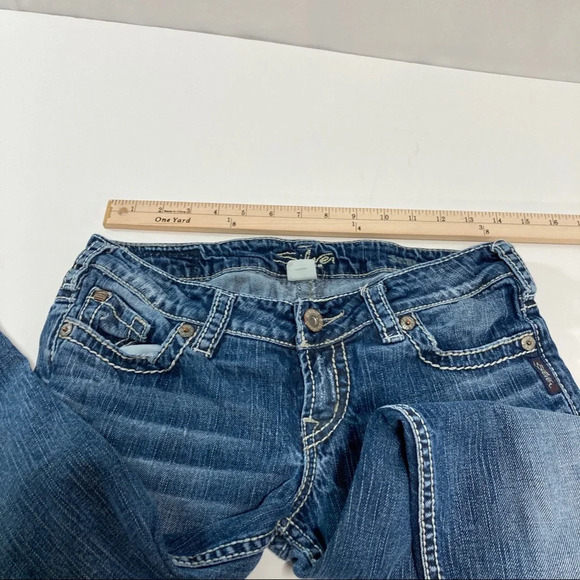 Silver Jeans Women's Sz 28 Santorini Capri/Cropped Jeans Medium Wash Blue Denim - Picture 5 of 11